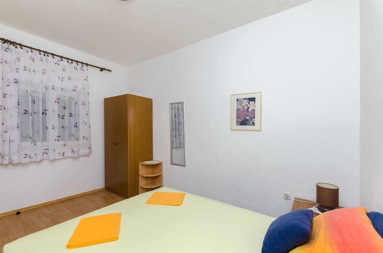 Apartments Zdenka 奥米什 外观 照片