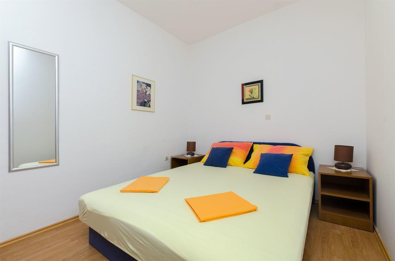 Apartments Zdenka 奥米什 外观 照片