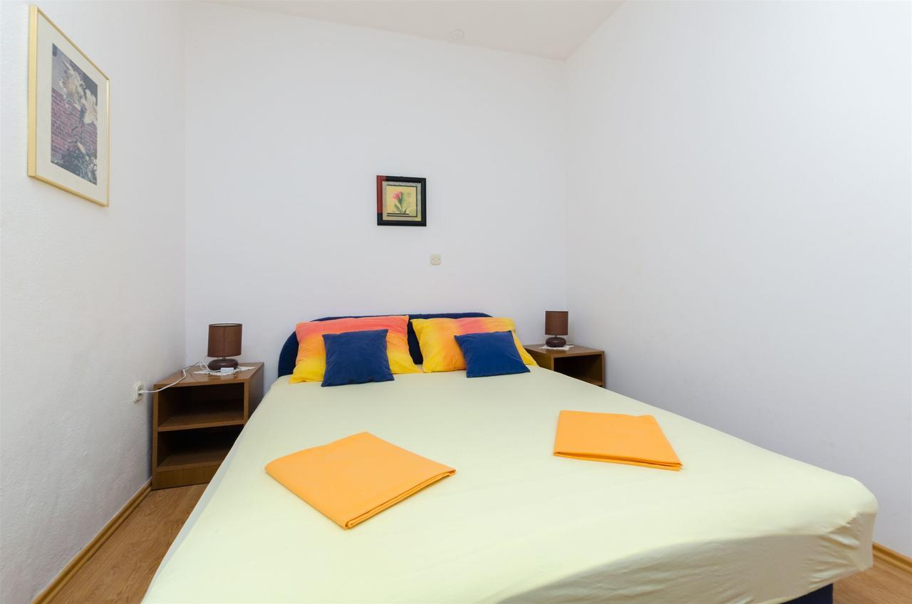 Apartments Zdenka 奥米什 外观 照片